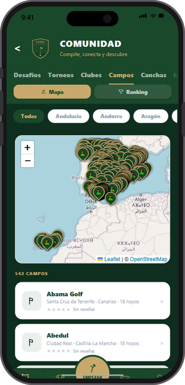 El mapa de España con los 542 campos de golf cargados en la app y el listado debajo.